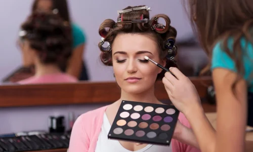 preparation-hairdresser-makeup-artist_329181-1935